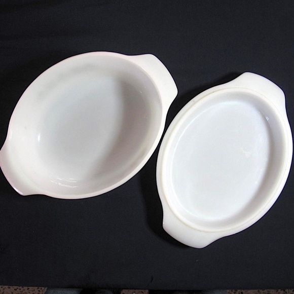 Anchor Hocking Fire King Casserole | pyrex kitchen bake Vintage decor cooking - Picture 4 of 6